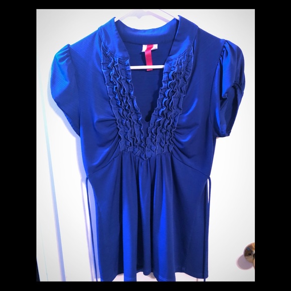 Derek Heart Tops - 🍁3/$25🍁 Blue ruffle front tuxedo style top